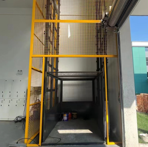 金昌导轨式升降机助力物流园破解运输难题