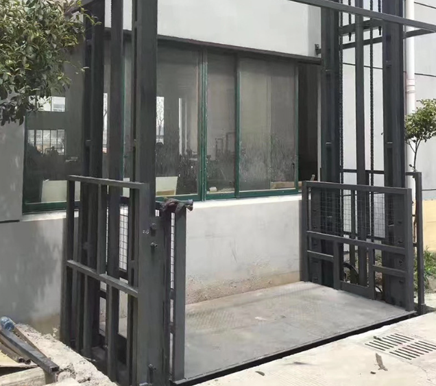 金昌导轨式施工升降机助力民生工程提速增效